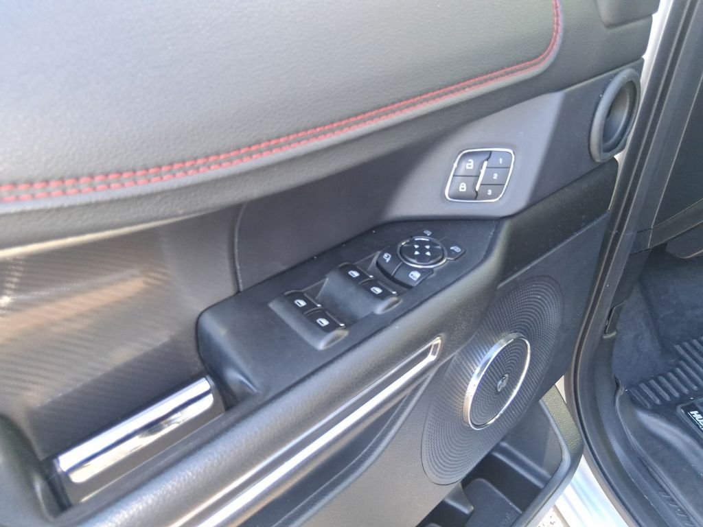 Used 2019 Silver Ford Limited image 9