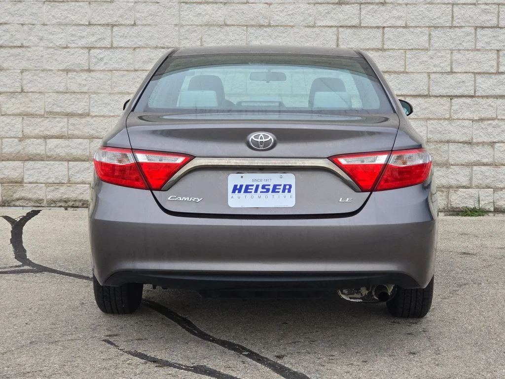 Used 2015 Gray Toyota LE image 12