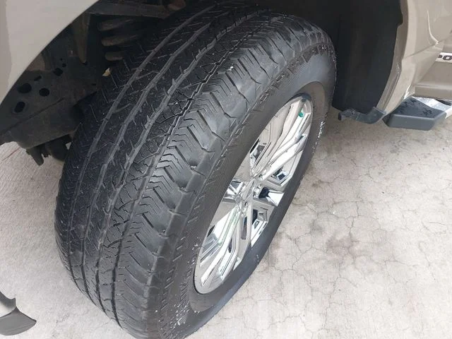 Used 2025 Gray Ford XLT image 32