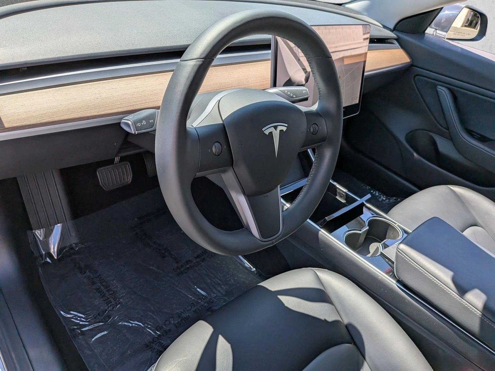 Used 2019 Silver/Gray Tesla Standard Range Plus image 9