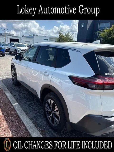 Used 2022 White Nissan SV image 1