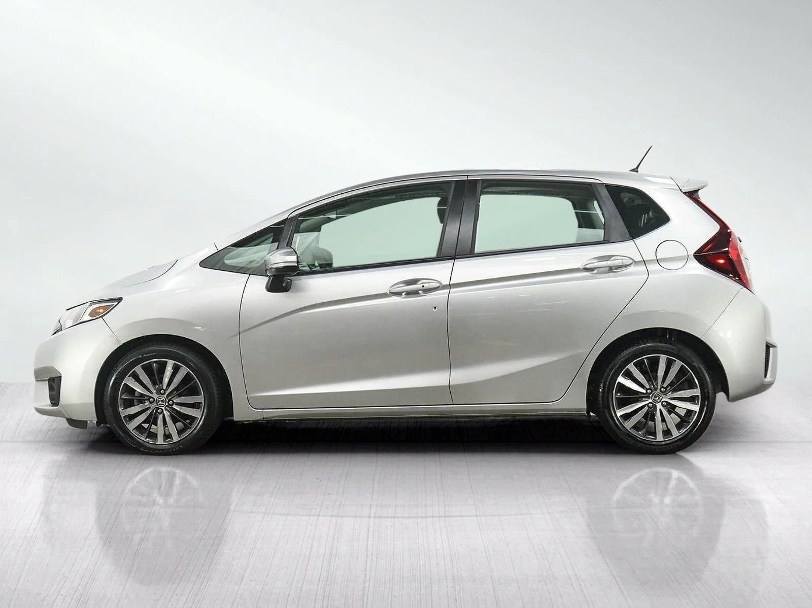Used 2015 Honda Fit EX with VIN 3HGGK5H86FM762661 for sale in Burnsville, Minnesota