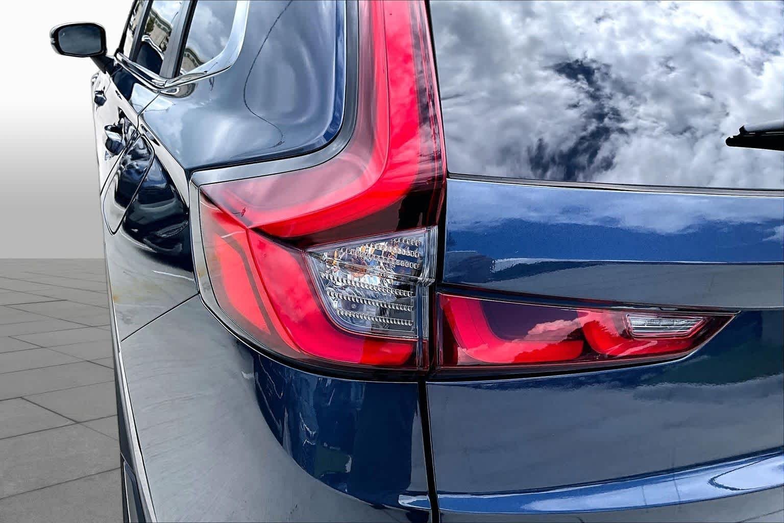 Used 2024 Canyon River Blue Metallic Honda Sport-L image 28
