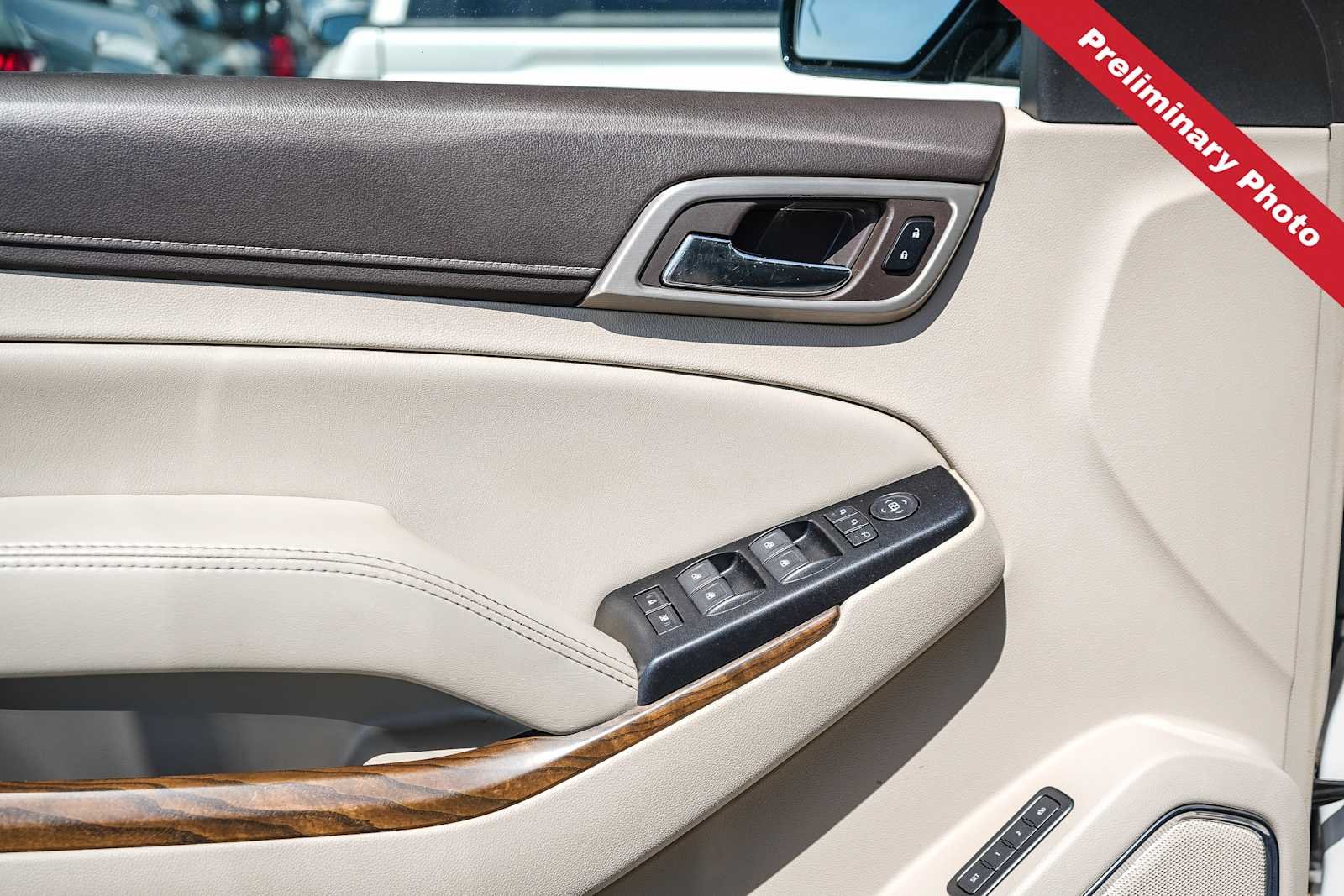 Used 2019 White Frost Tricoat GMC Denali image 15