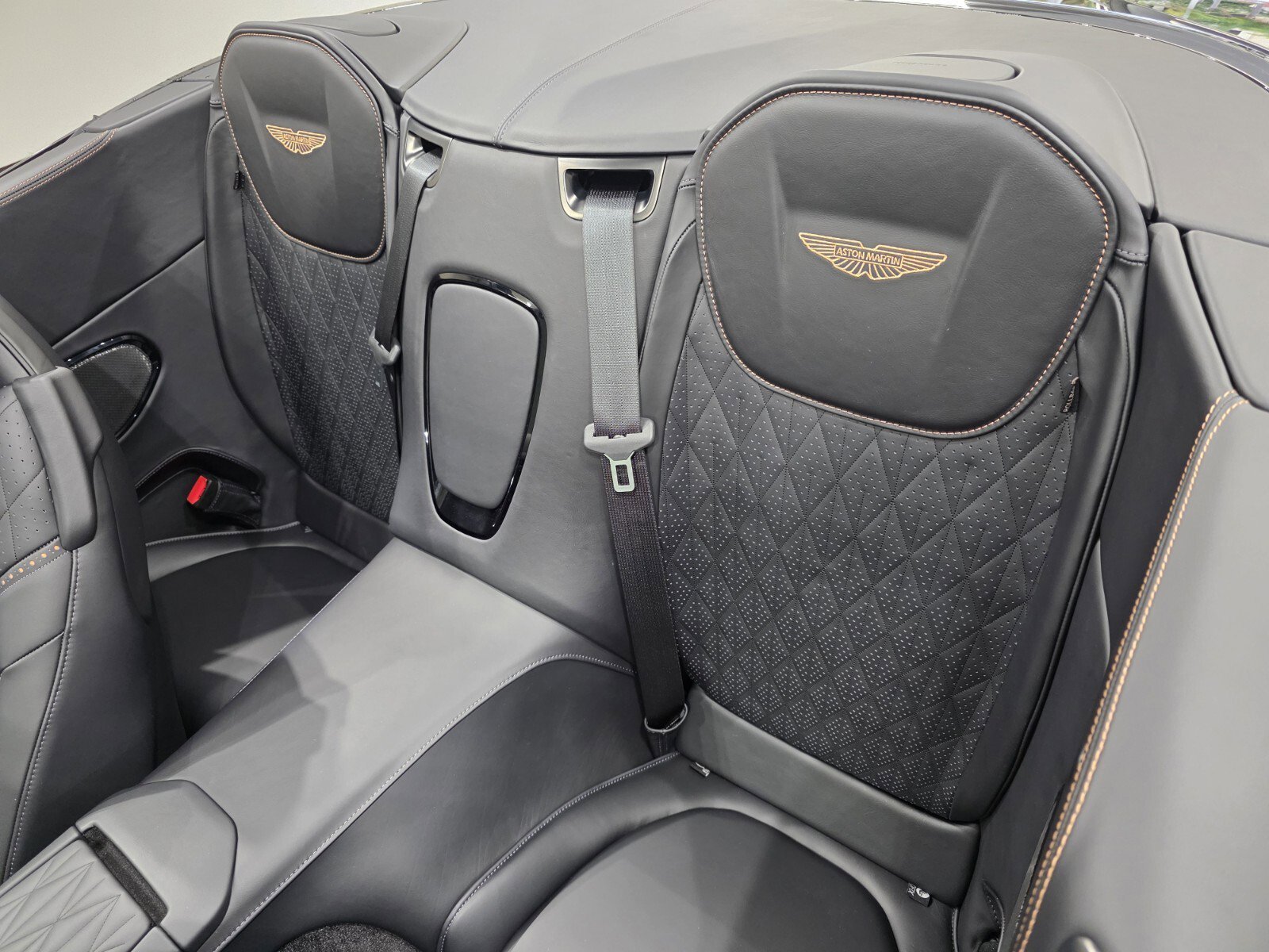 2026 Aston Martin DB12 Base - Photo 18