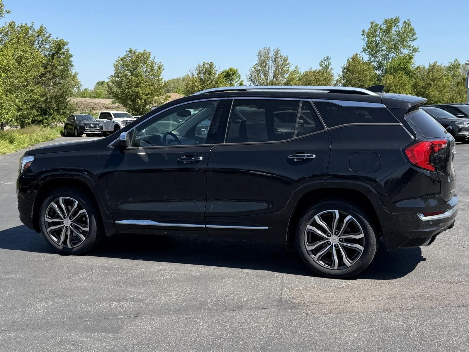 Used 2019 Ebony Twilight Metallic GMC Denali image 5