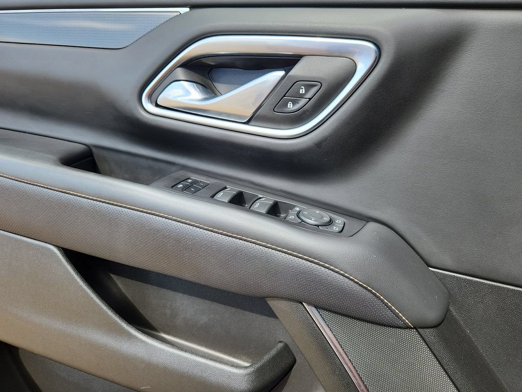 Used 2023 VOLCANIC RED TINTCOAT GMC AT4 image 7