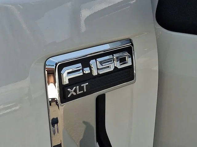 New 2026 Oxford White Ford XLT image 15