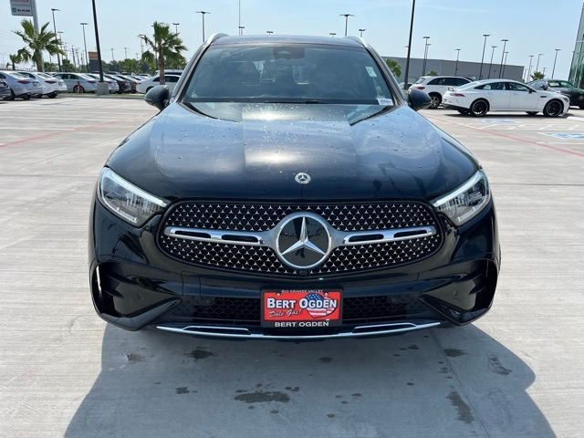 New 2026 Black Mercedes-Benz GLC 300 image 2