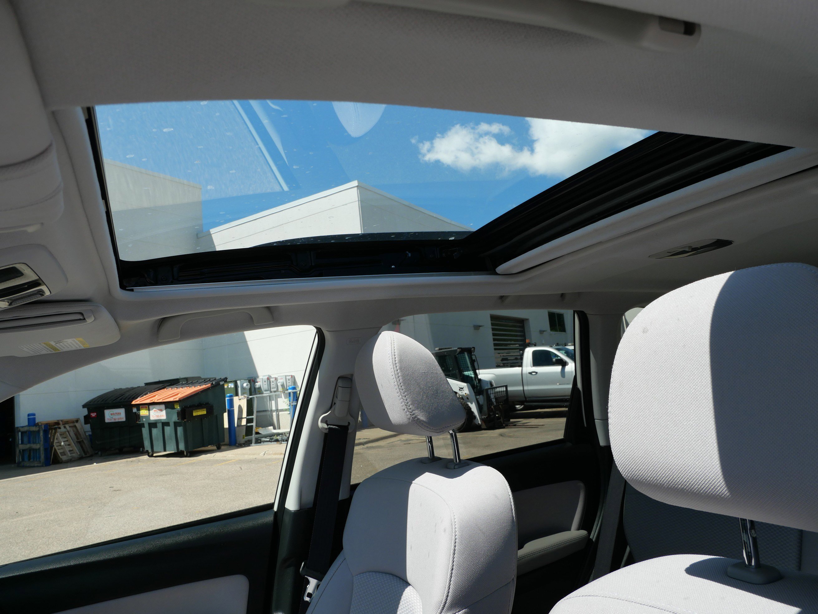 Used 2016 Crystal White Pearl Subaru 2.5i Premium image 33