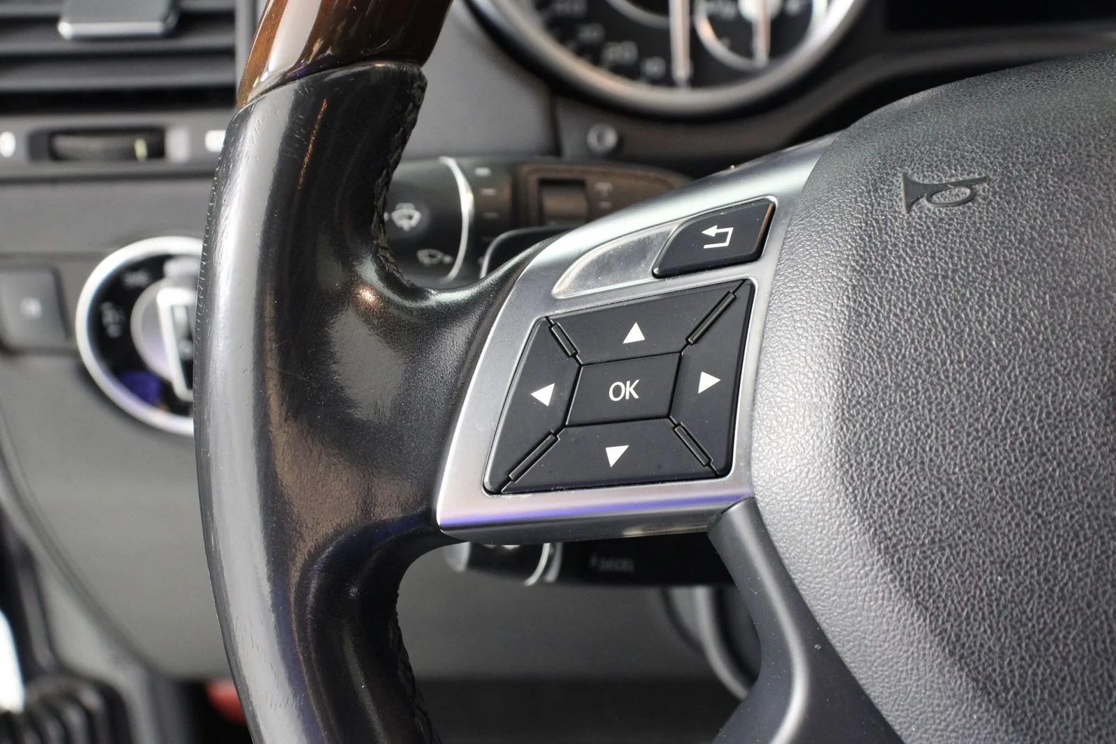 Used 2015 designo Magno Night Black Mercedes-Benz G 63 AMG® image 10