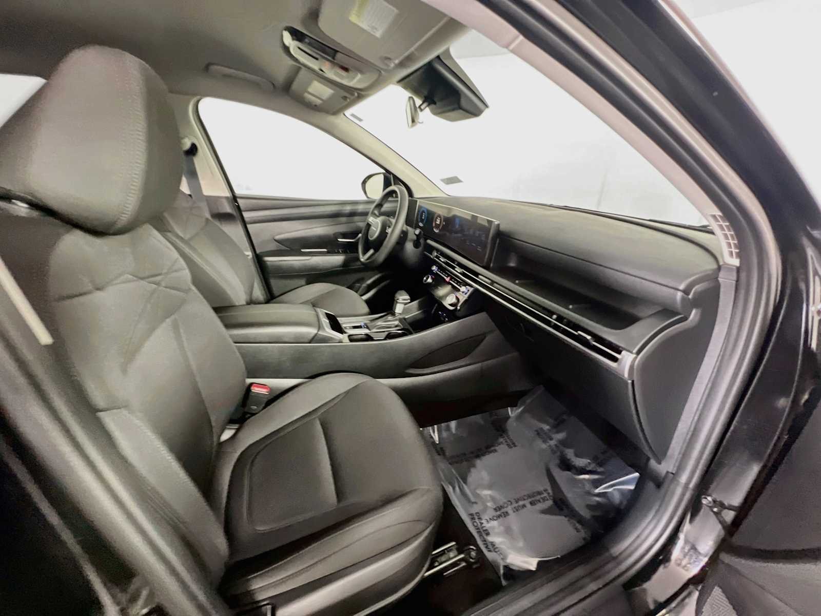 Certified Used 2025 Phantom Black Hyundai SEL image 28
