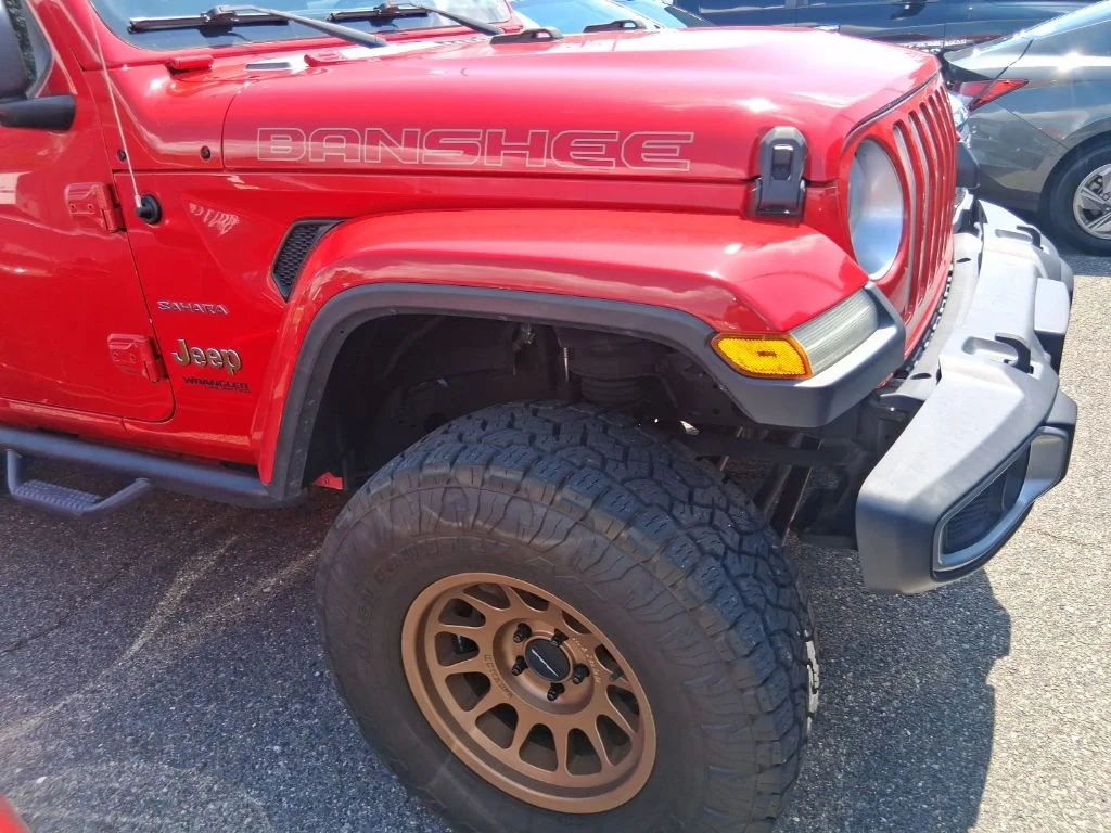 Used 2018 Red Jeep Unlimited Sahara image 20