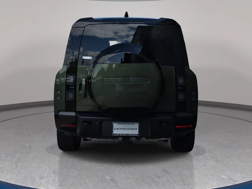 New 2026 Woolstone Green LAND ROVER X-Dynamic SE image 2