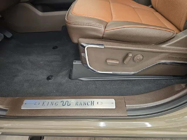 New 2027 Marsh Gray Metallic Ford F-250® King Ranch® image 45