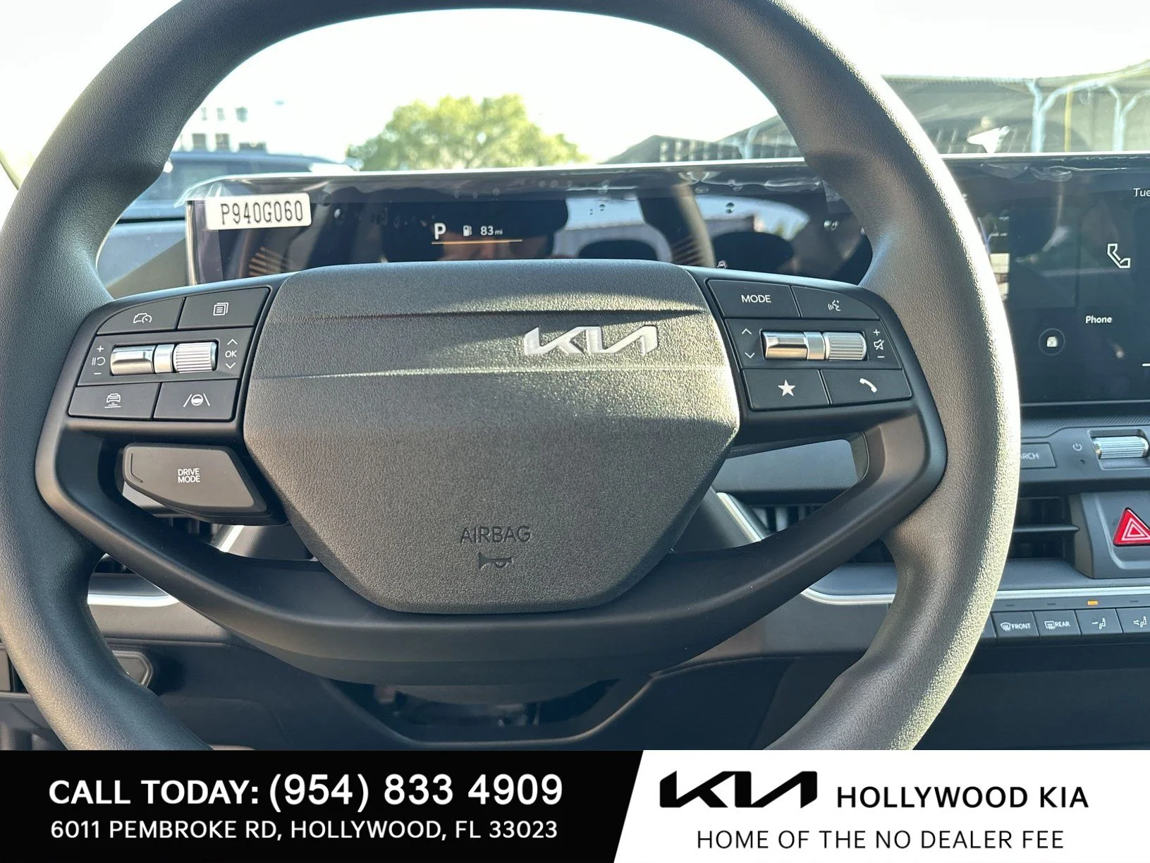 New 2026 Snow White Pearl Kia LXS image 13