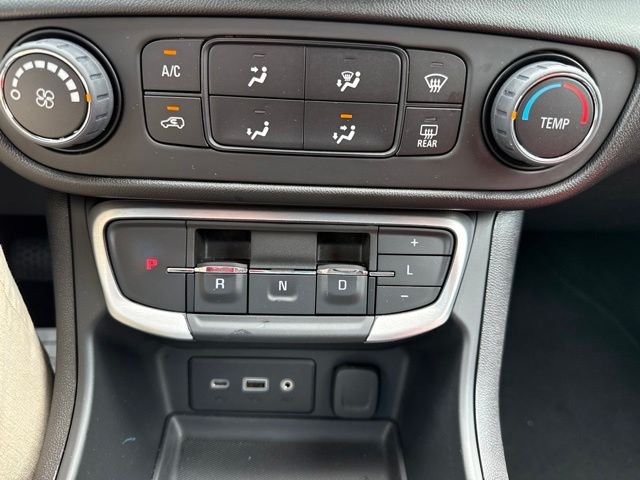Used 2024 White GMC SLE image 24