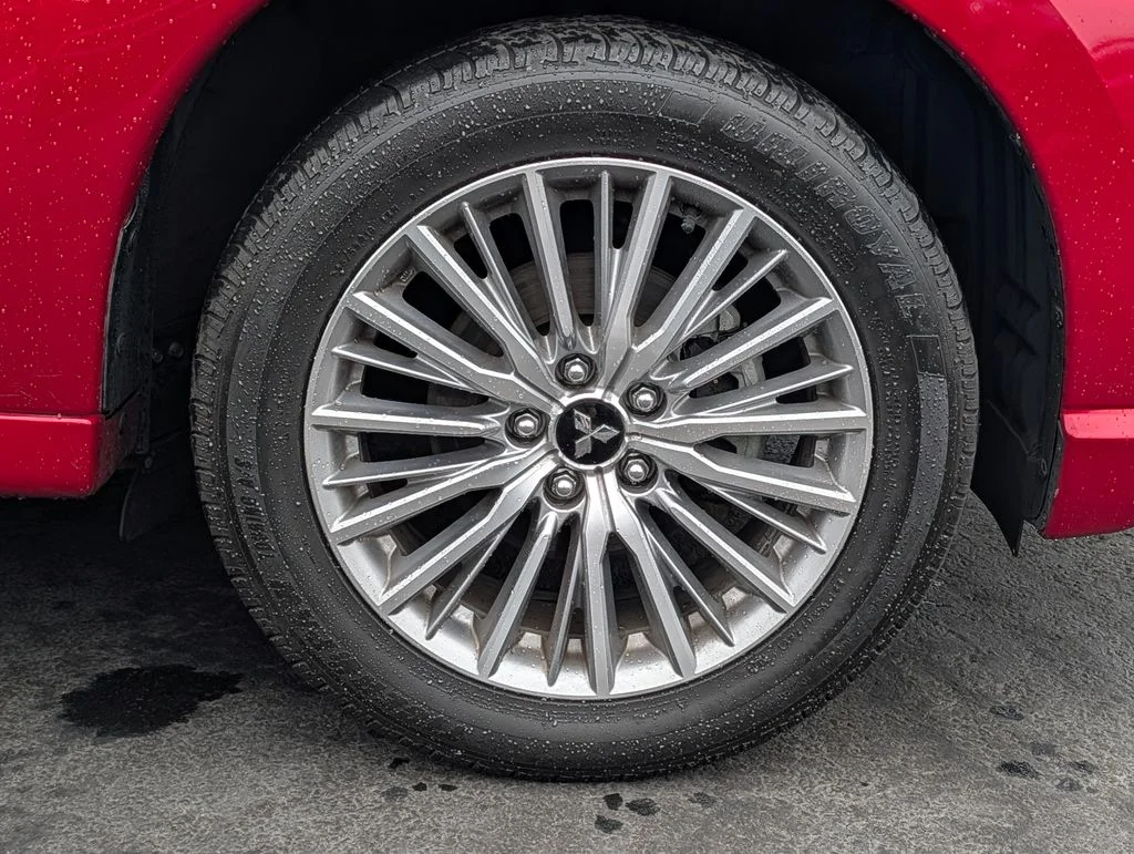 Used 2021  Mitsubishi GT image 8