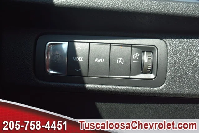 New 2026 Mosaic Black Metallic Chevrolet Z71 image 37