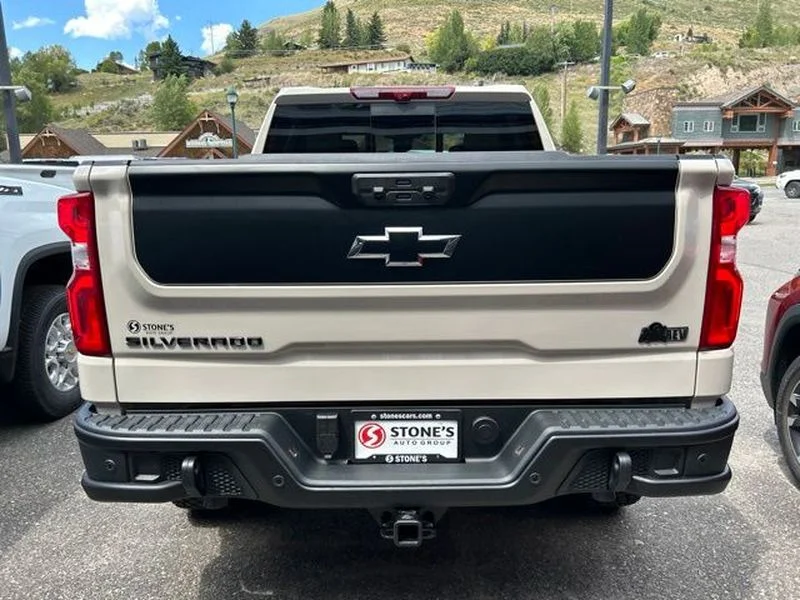 2026 Chevrolet Silverado 1500 ZR2 - Photo 7