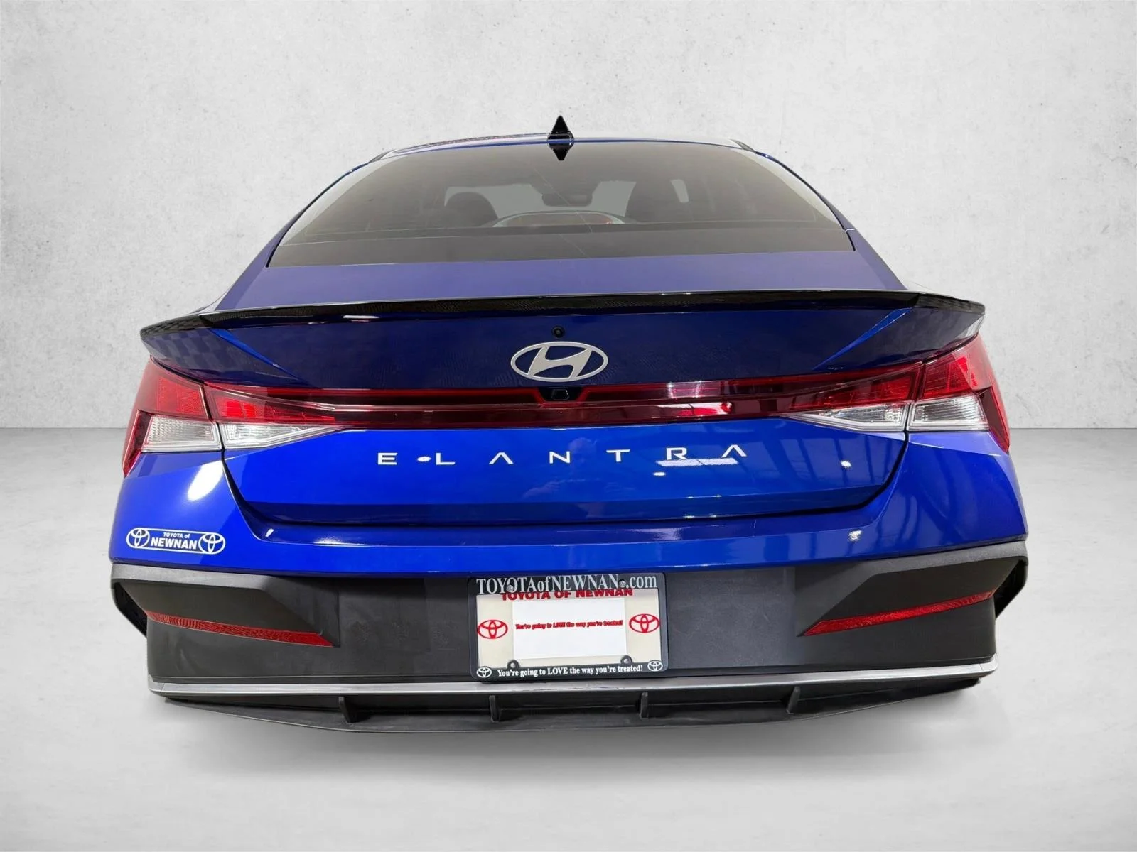 Used 2025 Gray Hyundai SEL Sport image 4