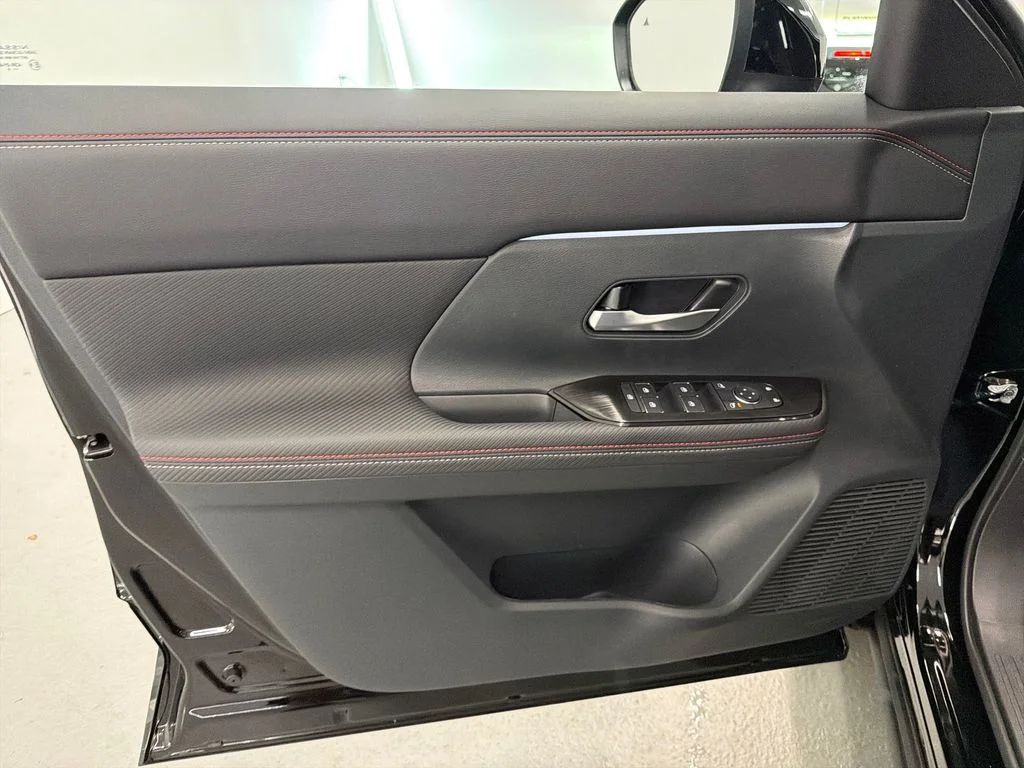 Used 2026 Black Nissan SR image 11