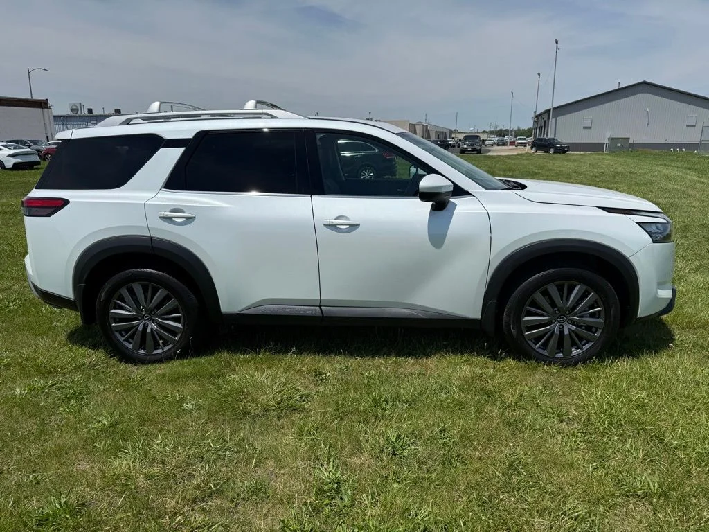 Certified Used 2025 White Pearl Nissan SL image 4