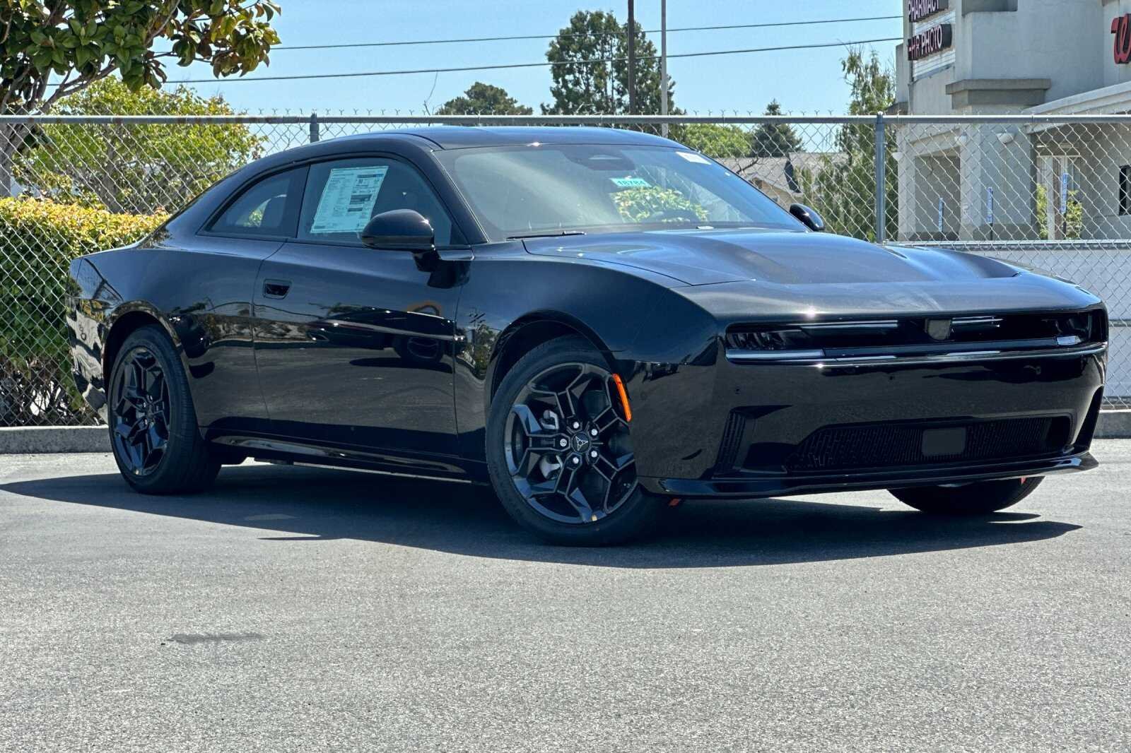 New 2025 Diamond Black Crystal Pearlcoat Dodge R/T image 2