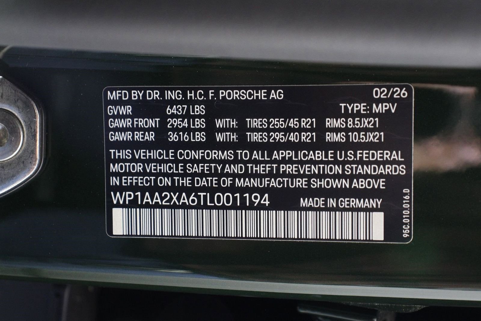 New 2026 Oak Green Metallic Neo Porsche 4 image 24