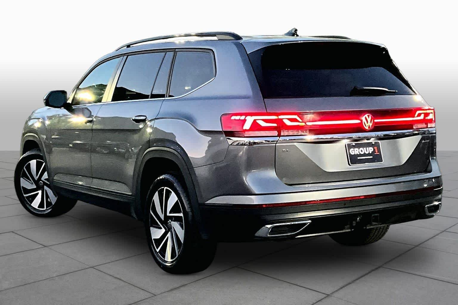 Used 2025 Platinum Gray Metallic Volkswagen 2.0T SE w/Technology image 12