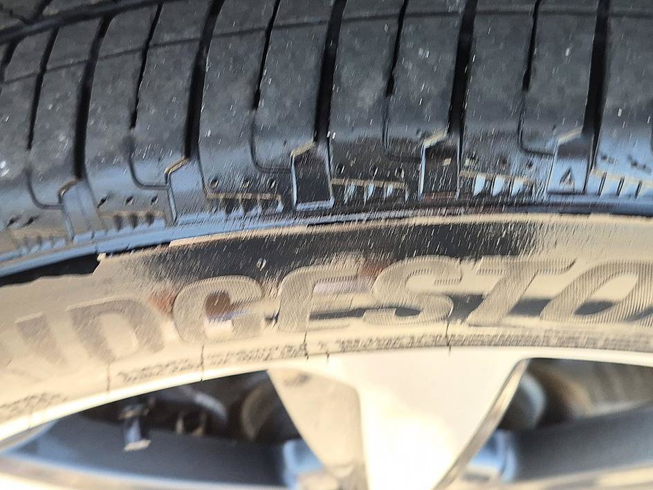 Used 2025 Platinum White Pearl Honda Touring image 11