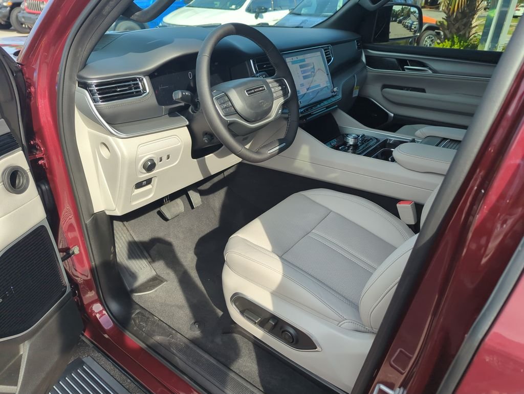 New 2026 Velvet Red Pearl-Coat Exterior Paint Jeep Limited Reserve image 11