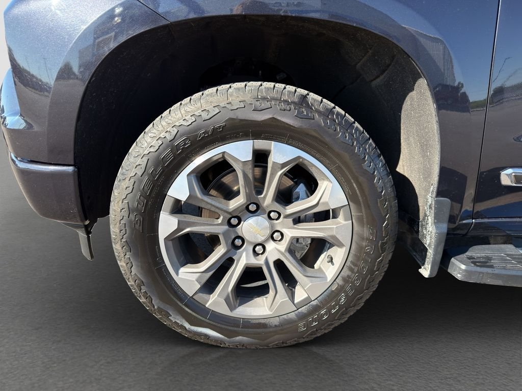 Used 2022 Gray Chevrolet High Country image 21