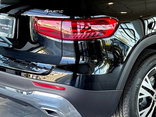 New 2026 Night Black Mercedes-Benz GLB 250 image 4