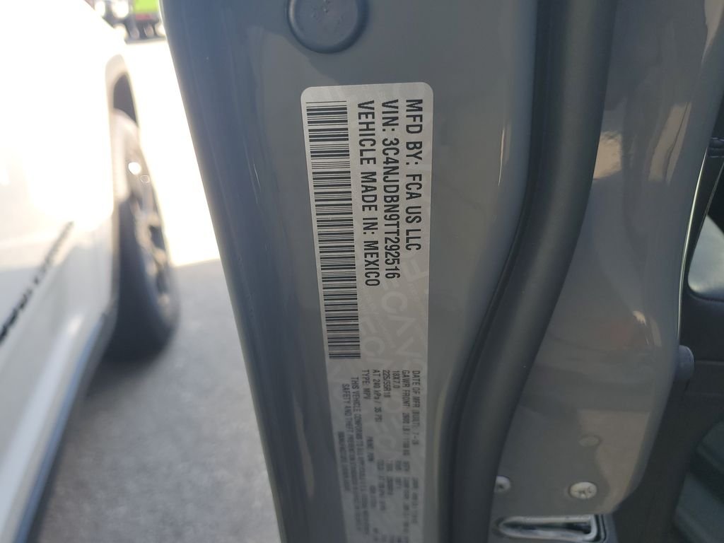 New 2026 Sting-Gray Clearcoat Jeep Latitude image 27