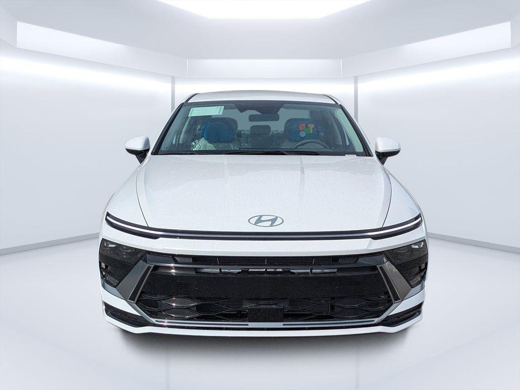 New 2026 White Hyundai SEL Sport image 8