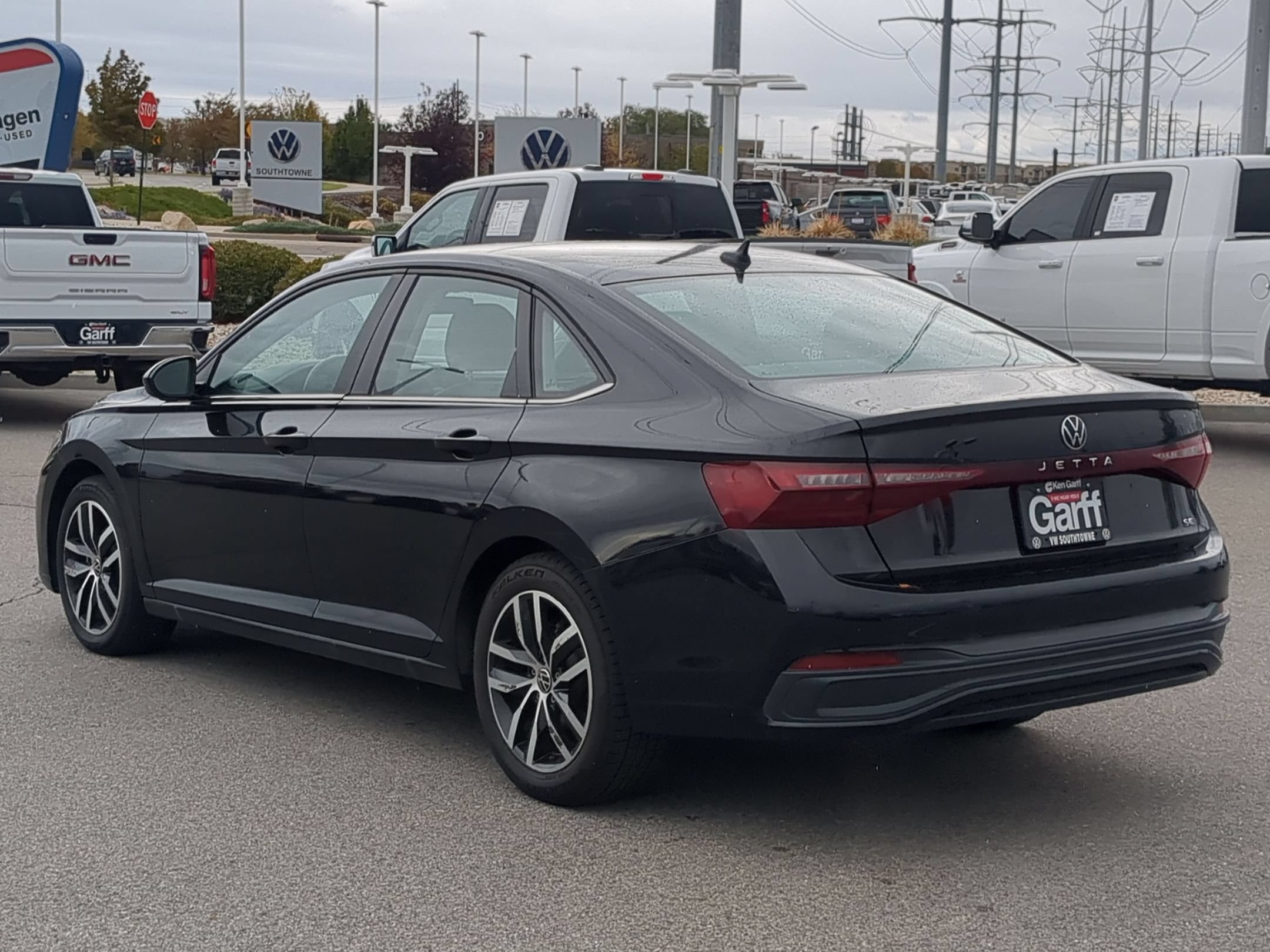 Used 2025 Gray Volkswagen SE image 5