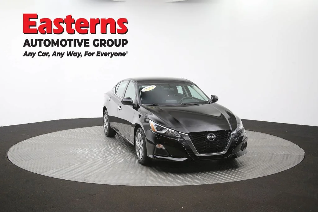 Used 2020 Black Nissan 2.5 S image 51