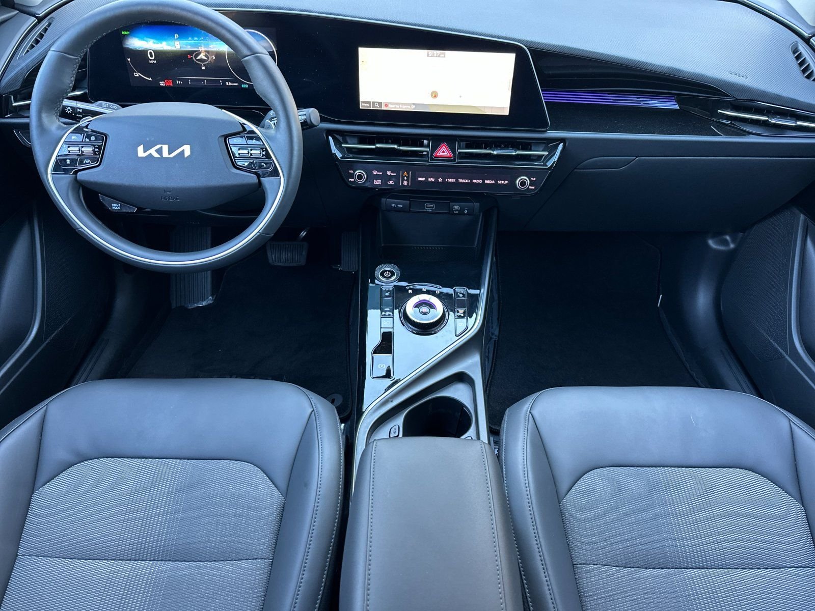 Used 2023 Blue Kia Wind image 12