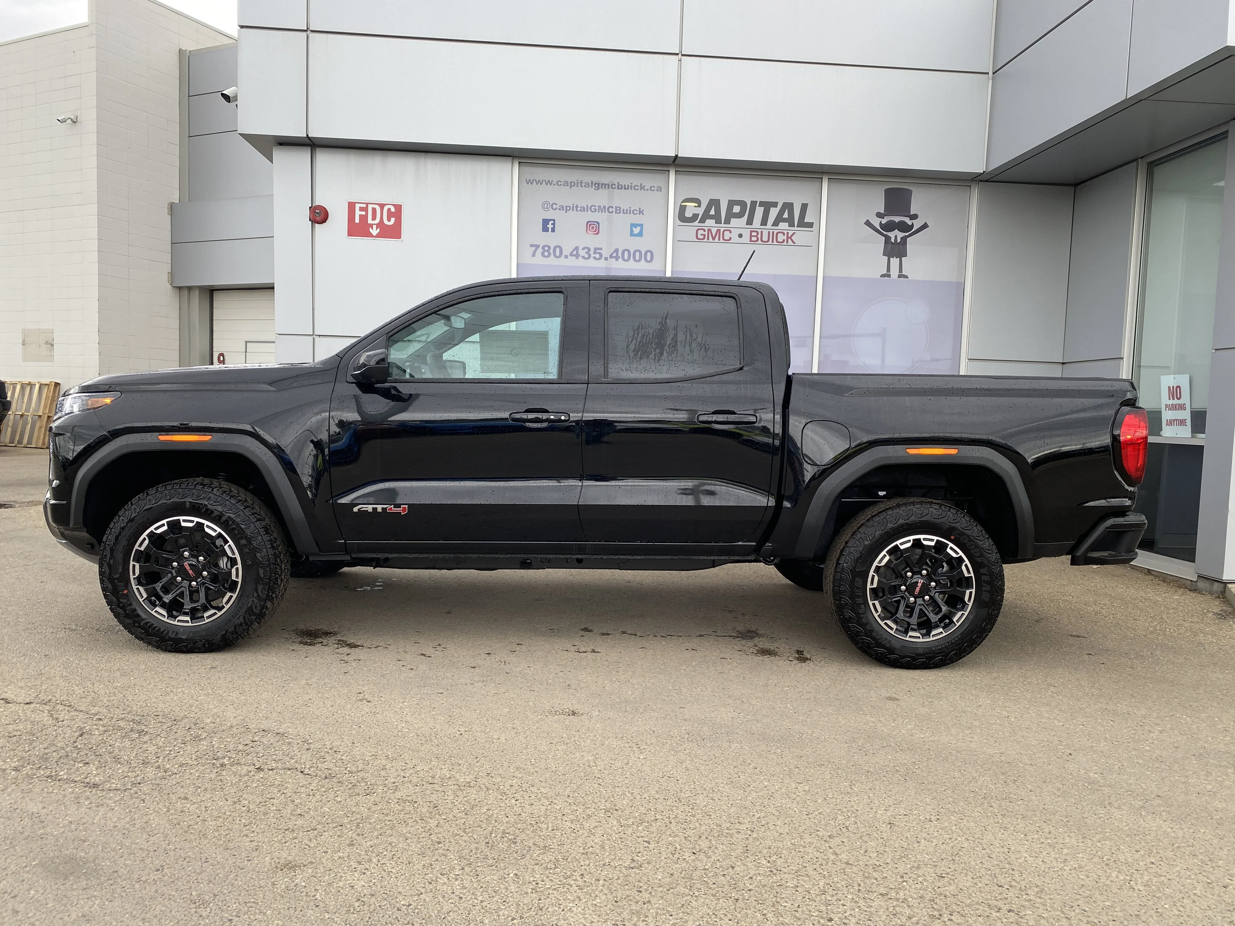 New 2026 ONYX BLACK GMC 4WD AT4 image 3