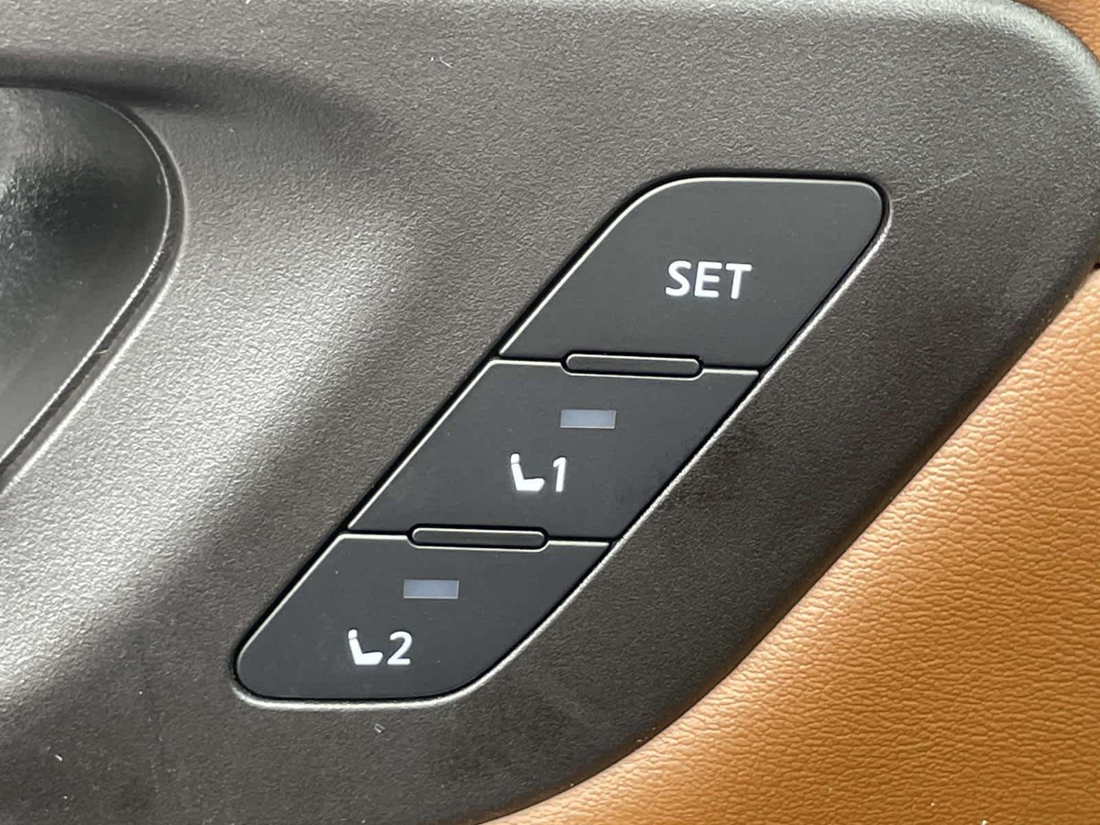 New 2026 Everest White Pearl Tricoat Nissan Platinum image 32
