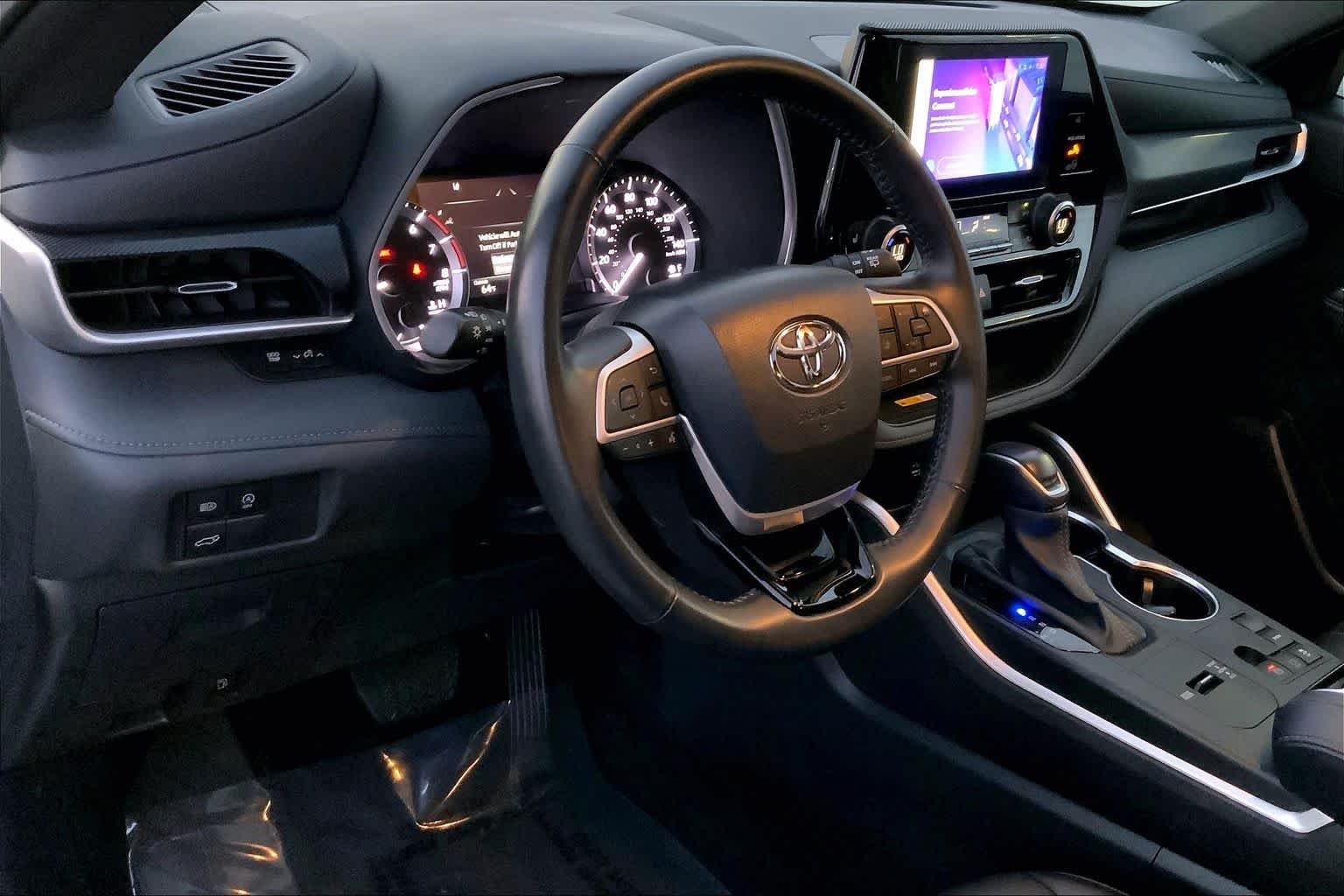 2024 Toyota Highlander XSE - Photo 17