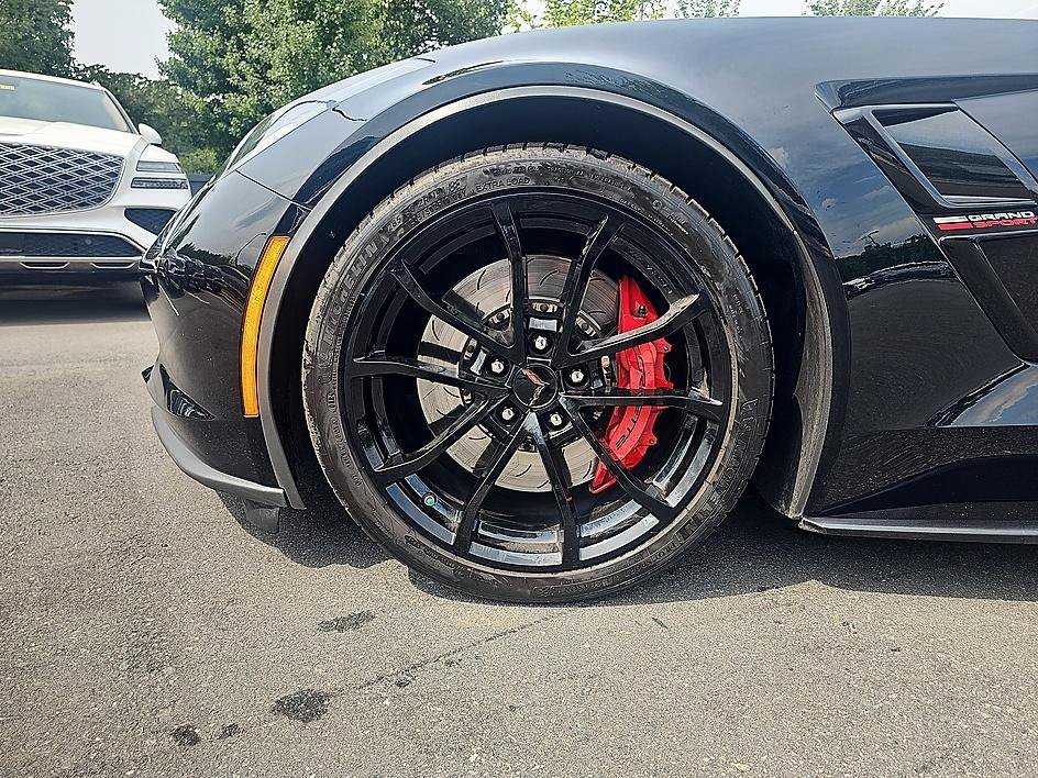 Used 2019 Black Chevrolet Grand Sport 2LT image 10