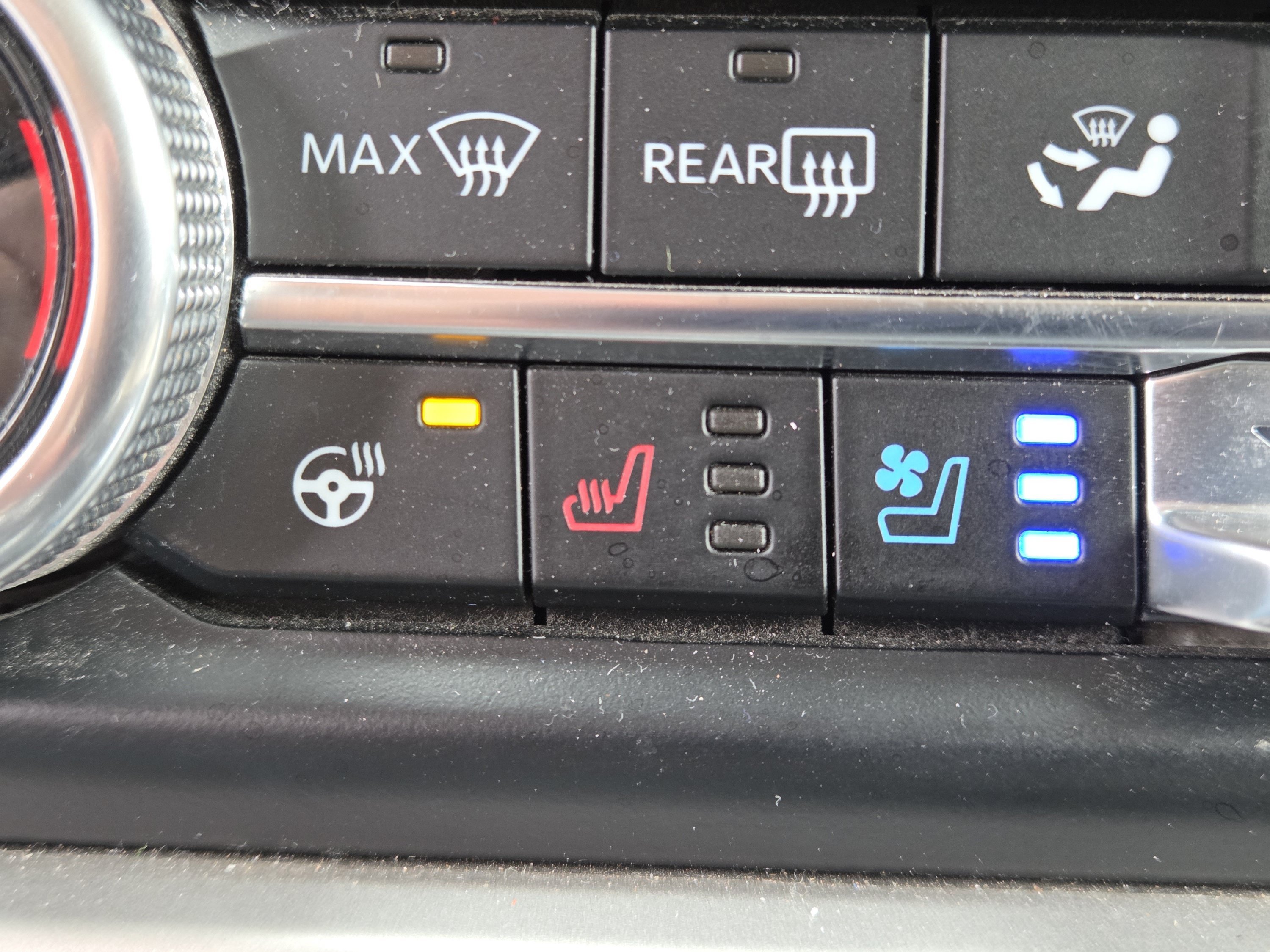 Certified Used 2024 Black Metallic Ford XLT image 12