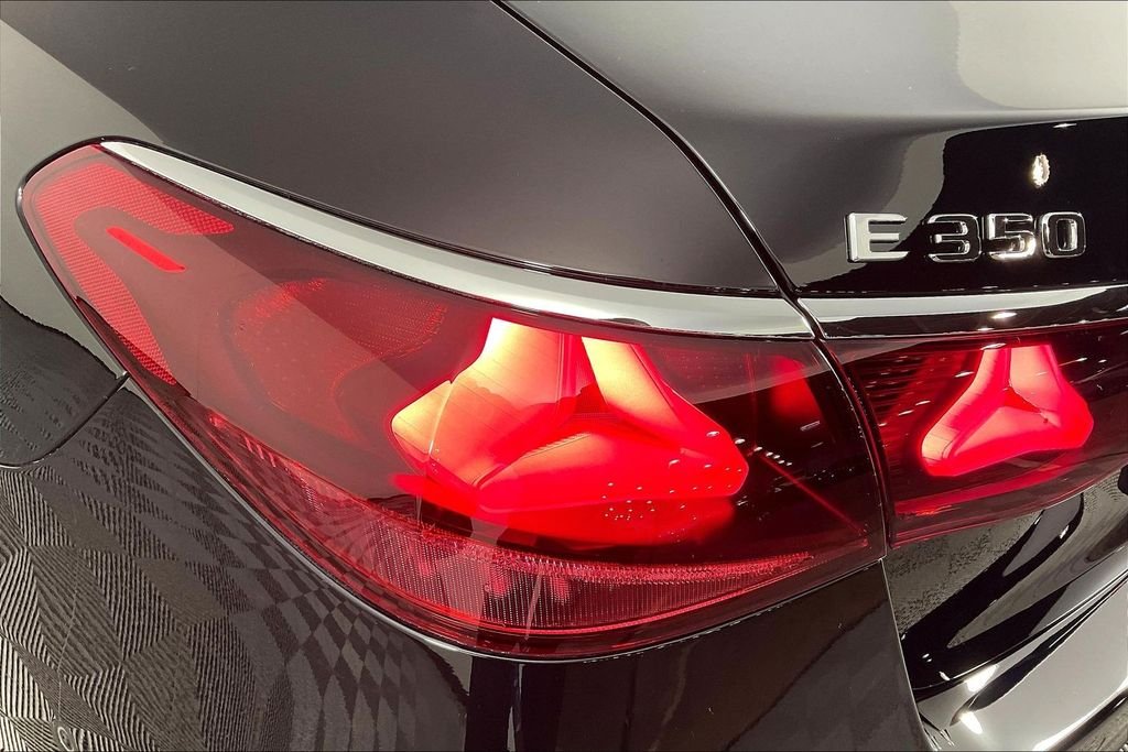 2026 Mercedes-Benz E-Class E350 - Photo 24