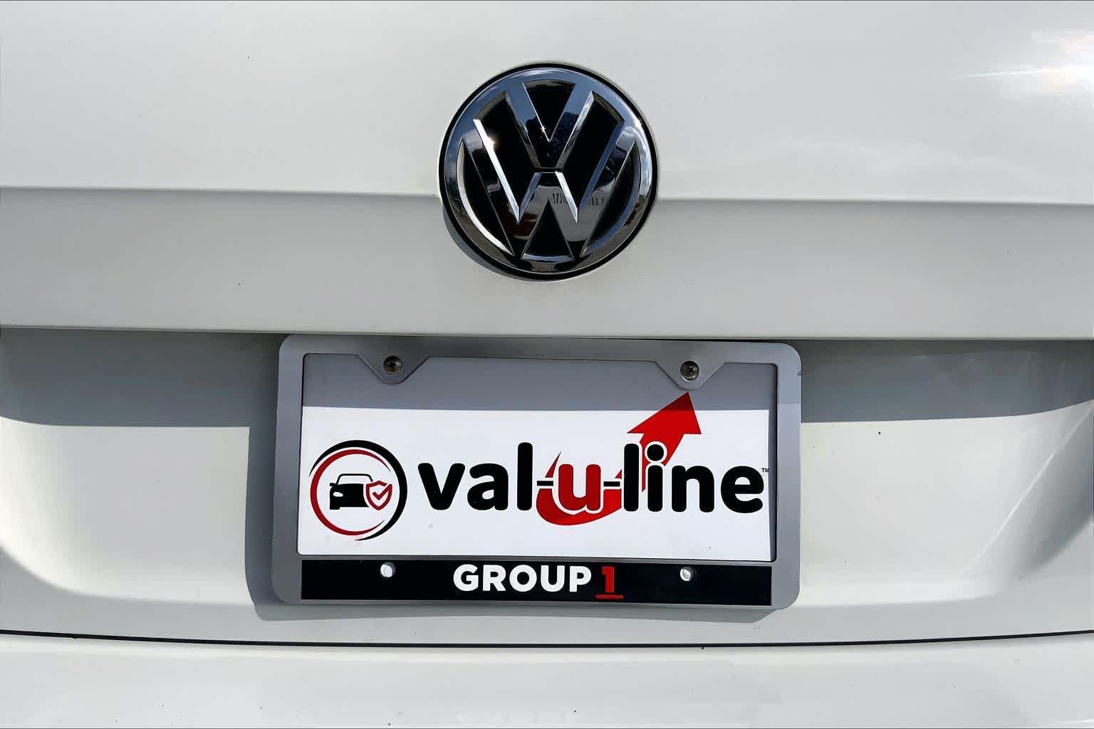 Used 2015 Pure White Volkswagen TSI S image 10