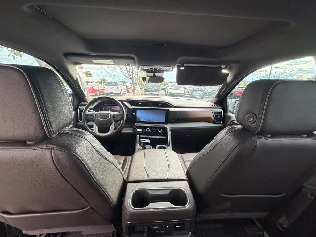 Used 2025 White GMC Denali image 18