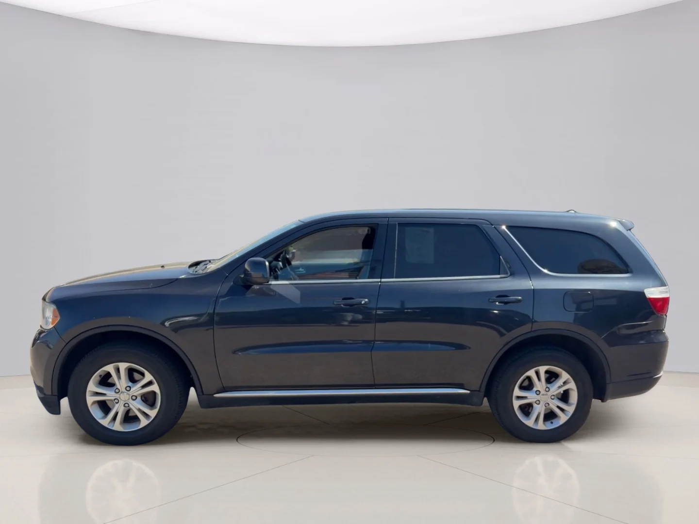Used 2013 Black Dodge SXT image 2