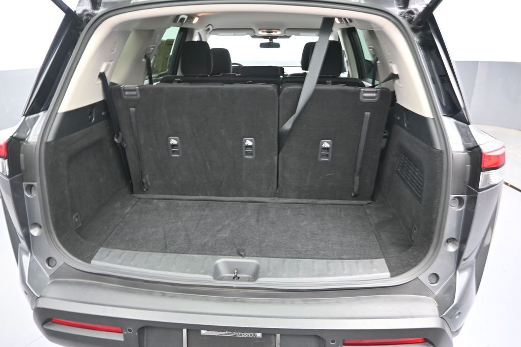 Used 2025 Gray Nissan SV image 15