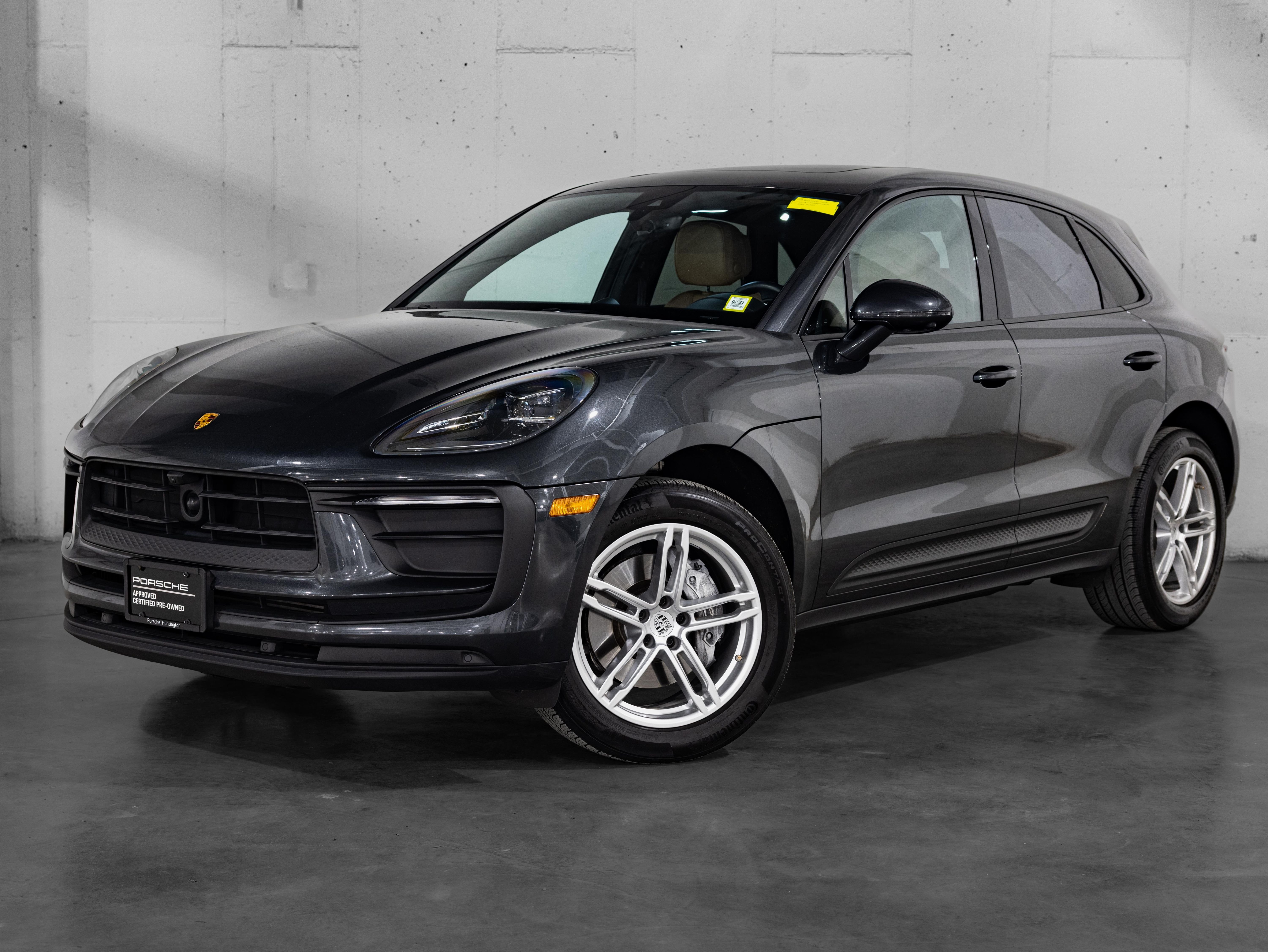 2023 Porsche Macan -'s photo